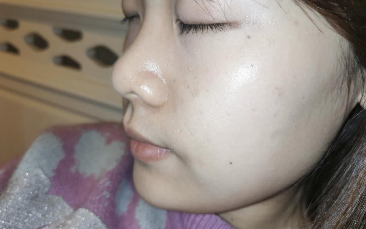 粉底液|最近流行“张凯奕”底妆大法！底妆服帖又持久，压根不挑粉底液！