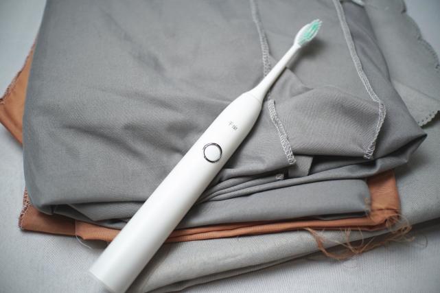 每日口腔科普|个护钟一韦：电动牙刷怎么挑选？电动牙刷品牌排行榜