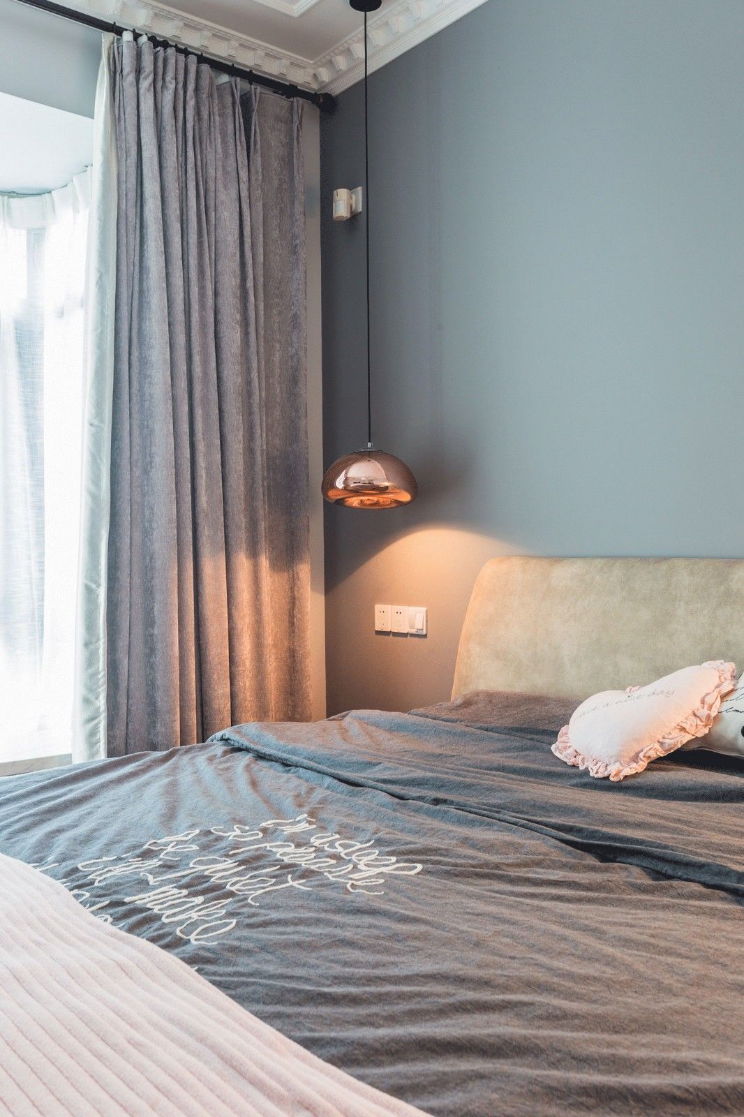 家居超人|年轻小夫妻的家，添加粉红色和圆形波点，满屋都是文艺青春的气息