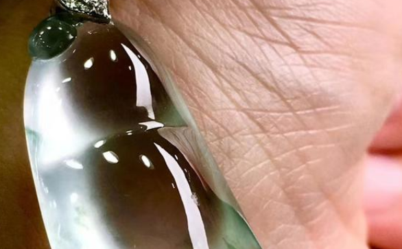 翡翠|入手翡翠，不要一定看色