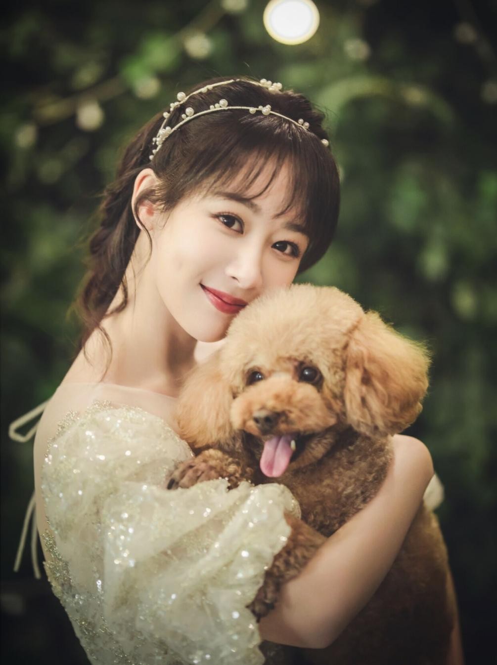 李小冉|45岁李小冉签约新公司,接替杨紫成新一姐?网友:多拍点戏