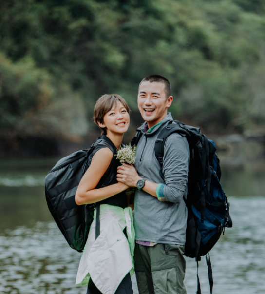洪永城|TVB男星洪永城晒全家福官宣太太生产喜讯，大方公开女儿正脸