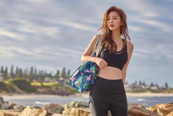 老佛爷|海南28岁美女晨跑生图照走红，身材凹凸有致，身材像是开了特效