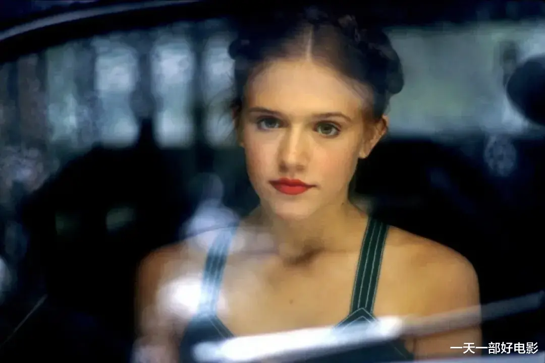 洛丽塔|满是情与欲的味道，让人无法拒绝的洛丽塔