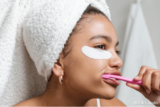 水果|刷牙应该先刷左边，还是右边？