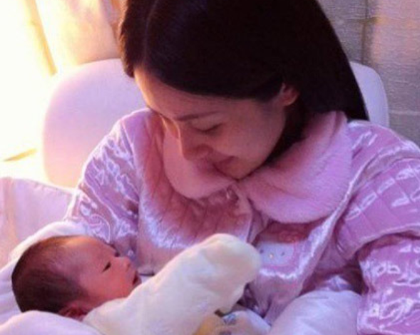 秦奋|“复制版”杨幂，韦雪赌命为秦奋生子，却拒绝4500万分手费