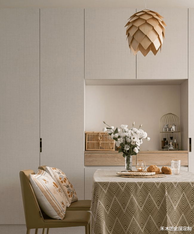 纯白+原木，打造清新治愈的家，同样简约有格调！