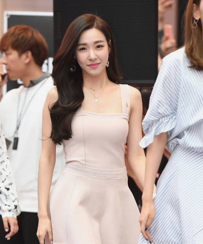 林允儿|Tiffany：少女时代成员，她和林允儿谁漂亮