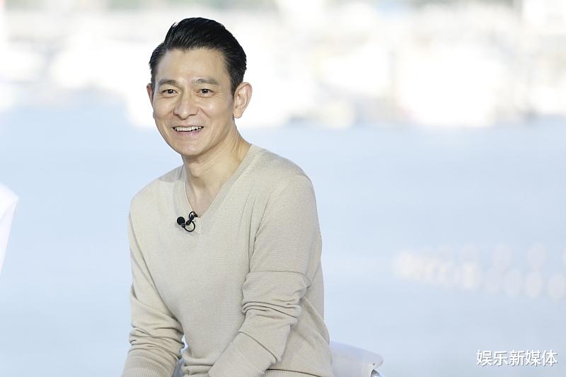 刘德华|刘德华发布新歌，《奉陪到底》，迅速火遍全网真的很好听