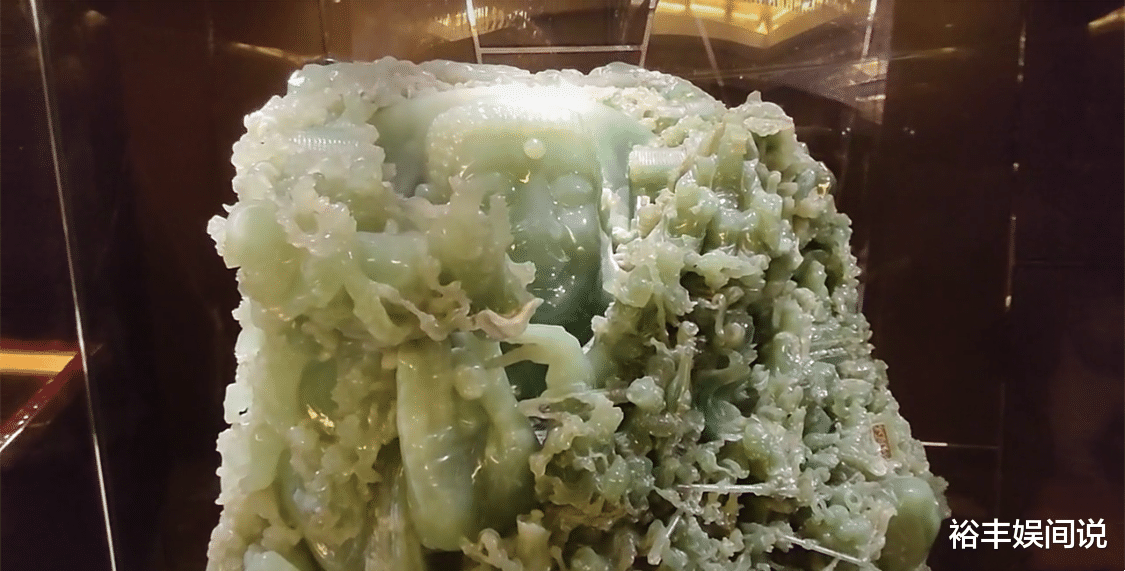 医生|何鸿燊收藏品曝光，康熙宝座，猛犸象象牙化石，每一样都价值连城