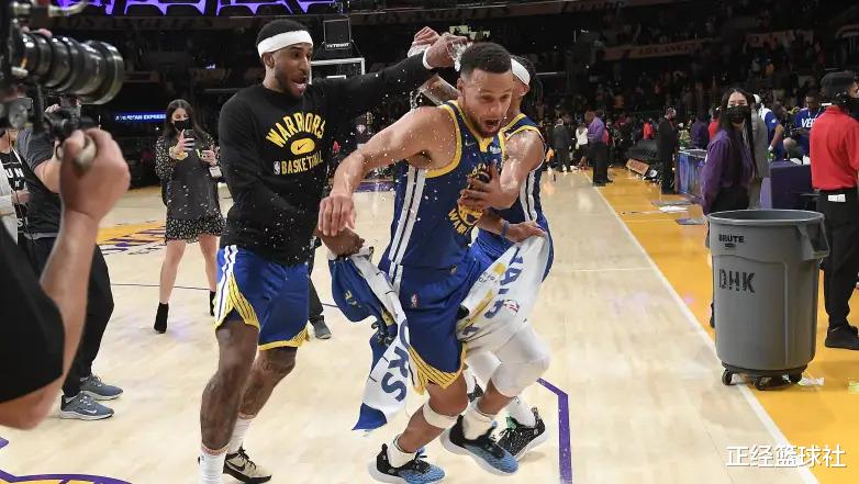 斯蒂芬·庫(kù)里|勇士第一跑男！庫(kù)里場(chǎng)均跑動(dòng)4.1公里遠(yuǎn)超隊(duì)友，被贊美像足球運(yùn)動(dòng)員！