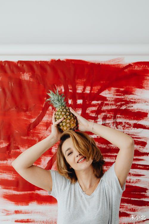 末小北|嫁给邋遢的男人是什么体验?三个不同年龄的女人,给出相同的答案