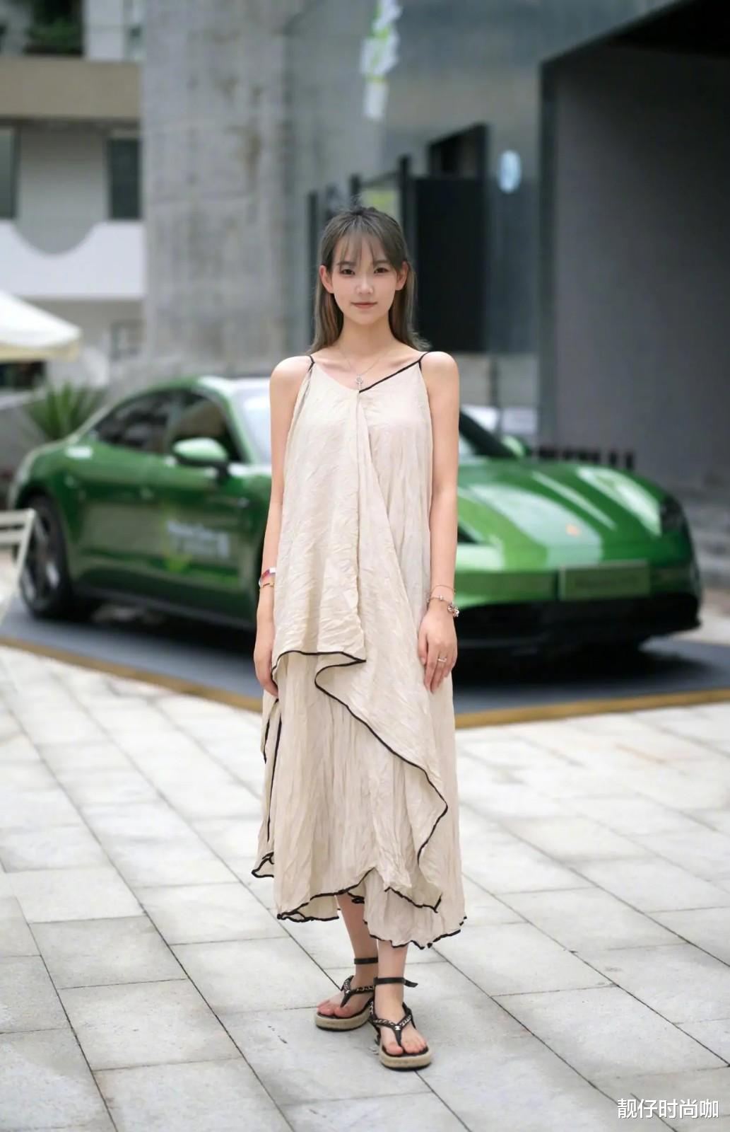 靓仔时尚咖|夏天必备连衣裙,小清新女生怎样穿才养眼?这3个方案时髦又可爱