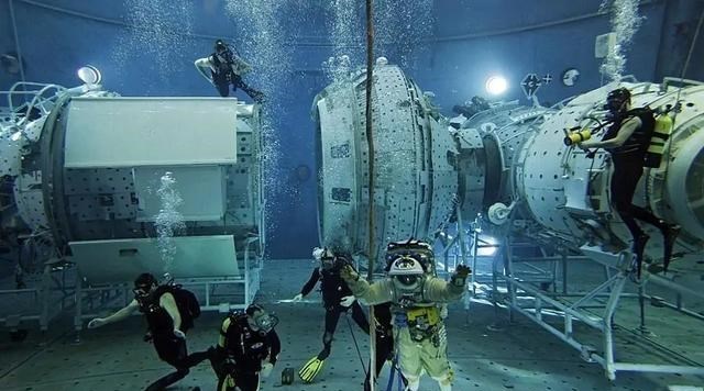 火星 俄罗斯飞船模拟器,6名志愿者共度240天,没有隐私可以成功吗?