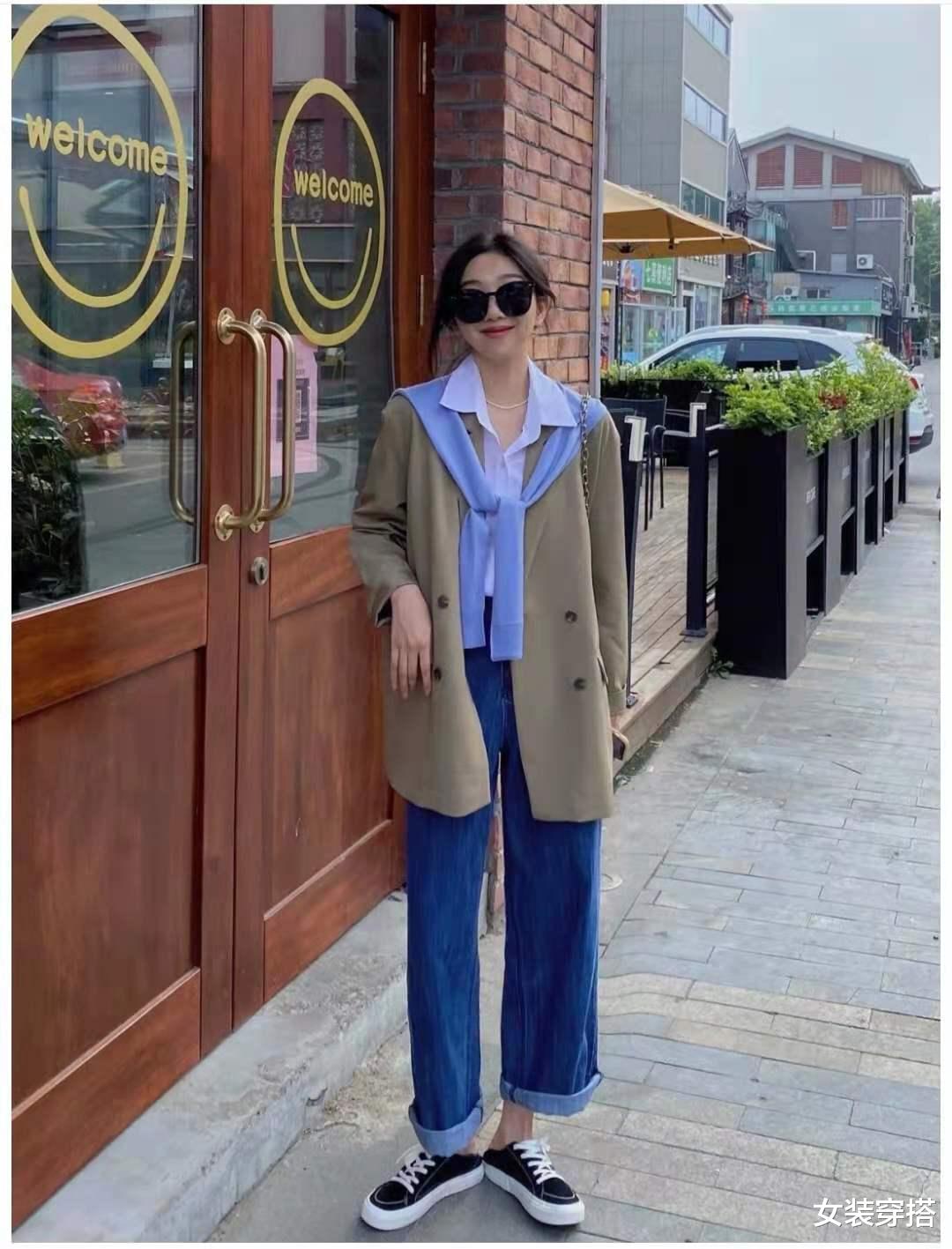 女装穿搭|秋天牛仔裤搭配什么样的上衣外套