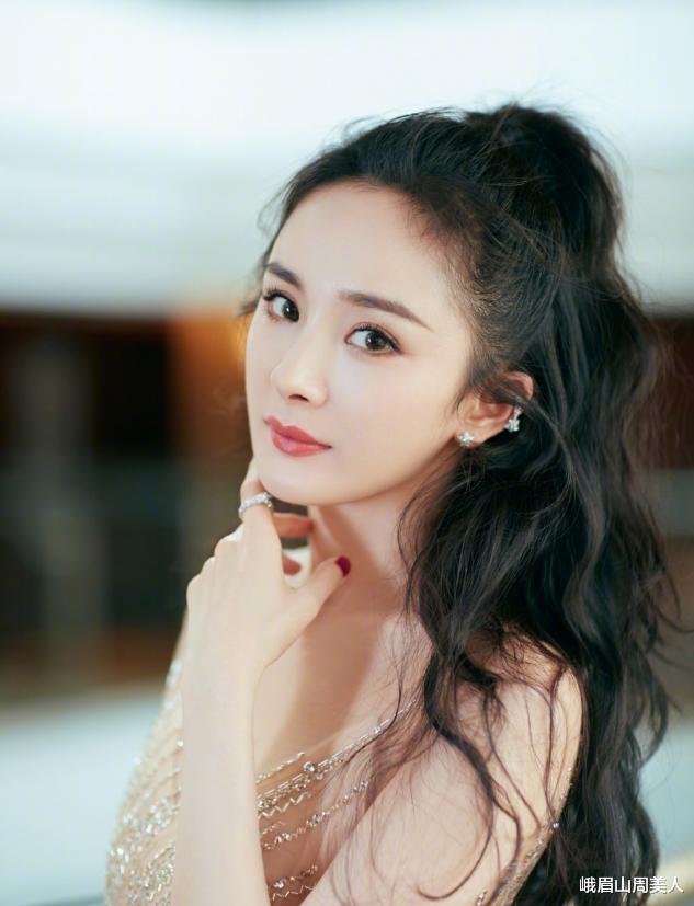 发型|?45岁的女人，建议避开这5种发型，不仅大妈感十足，还显老没气质