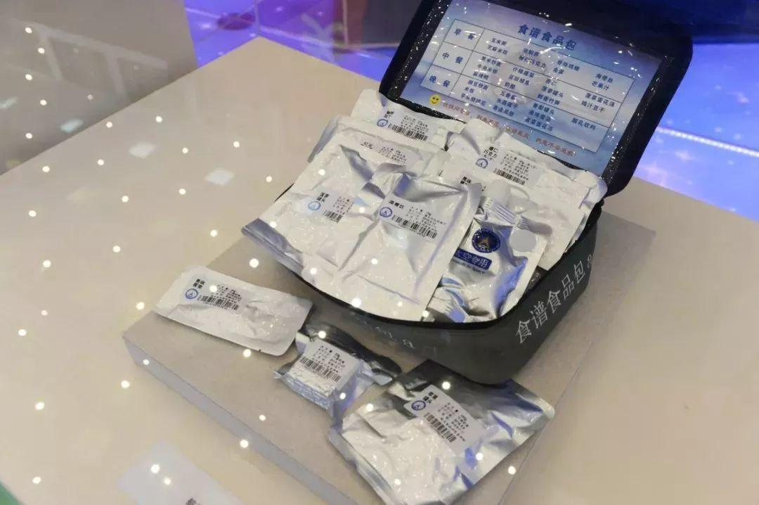 宇航员|宇航员在太空都吃些什么？见识下四菜一汤，看着都流口水