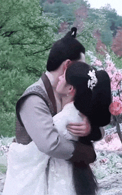 张哲瀚|做什么都错， 他已经彻底断送了路人缘？