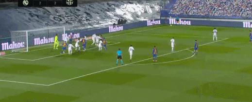 巴塞羅那|西甲變天！皇馬2-1巴薩登頂，本澤馬風騷破門，梅西中柱