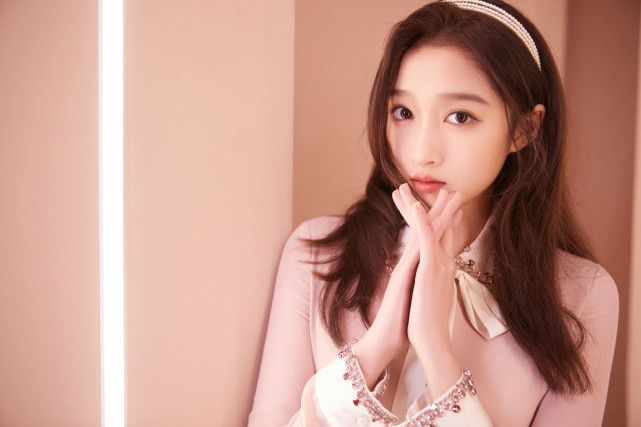 关晓彤|2022第一颗糖！鹿晗关晓彤晒同款拍照地点照，被调侃像婚纱照