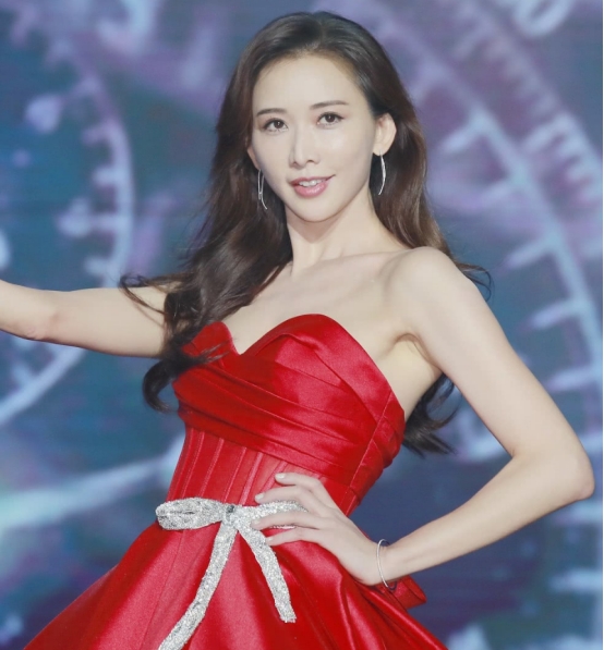 李云龙|我看到的林志玲，是何时都保持修养，考虑他人感受的女人