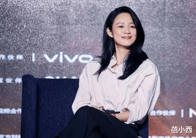蓓小西|周韵是真正有品位有气质的女人,连基础款白衬衫,都穿出了国际范