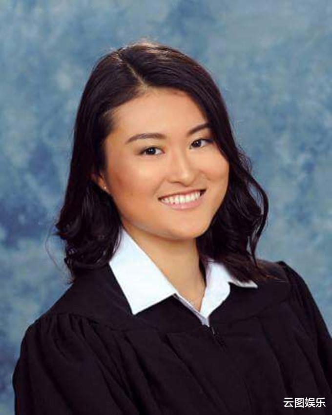 铃木保奈美|铃木保奈美21岁长女近照,像极了谐星老爸,被曝有意进娱乐圈发展