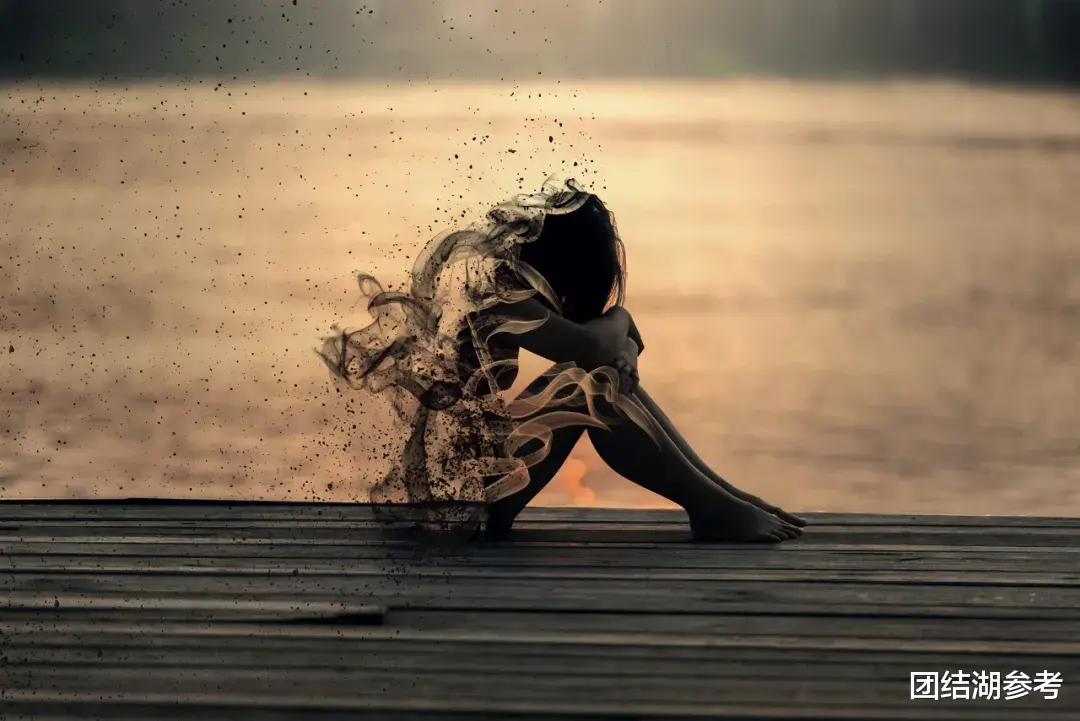 团结湖参考 这件热搜之外的事，撕开一个隐秘角落