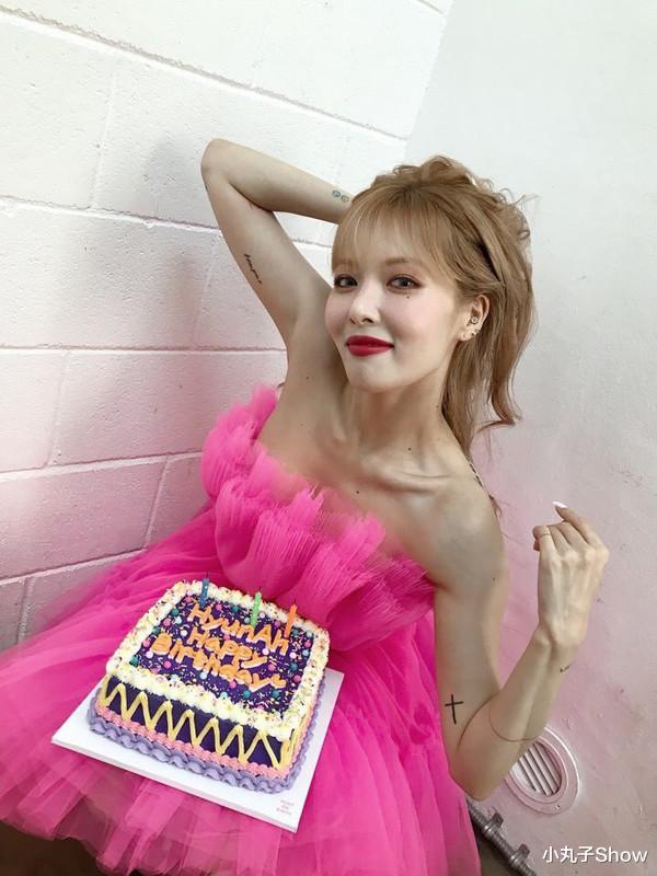 金泫雅|“南韩小野马”泫雅晒火辣美照，小背心炫出小蛮腰，身材管理顶级