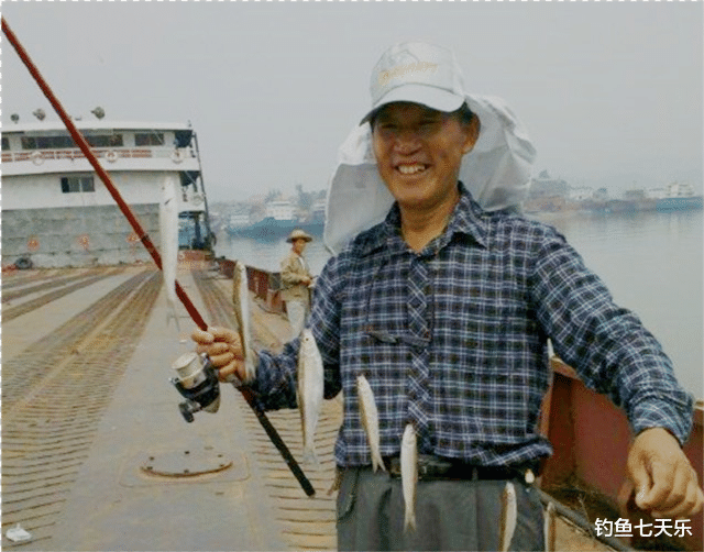 自贡|钓鱼要备案!四川自贡垂钓规则引发热议,“持证钓鱼”不远了