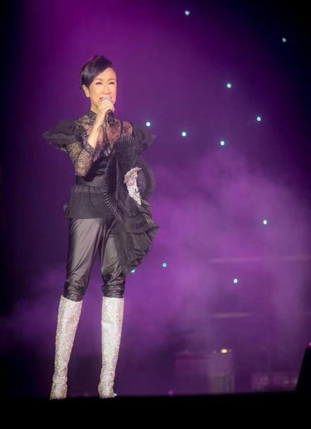 吕珊|57岁知名港星滞留美国超3周！辗转买机票称好无奈，共损失几十万