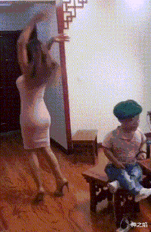 神之焰 筷子拿得高嫁得远？也有可能是炸油条哈哈哈