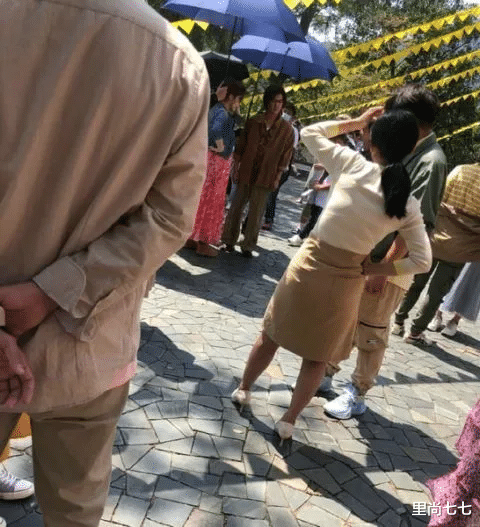 赵丽颖|赵丽颖离婚!10天前夫妻匆匆会面,3日前冯绍峰还开心与网友互动