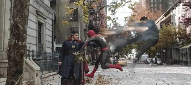 北美|夺下北美影史首日票房亚军，但蜘蛛侠新片迎来一个超强对手！