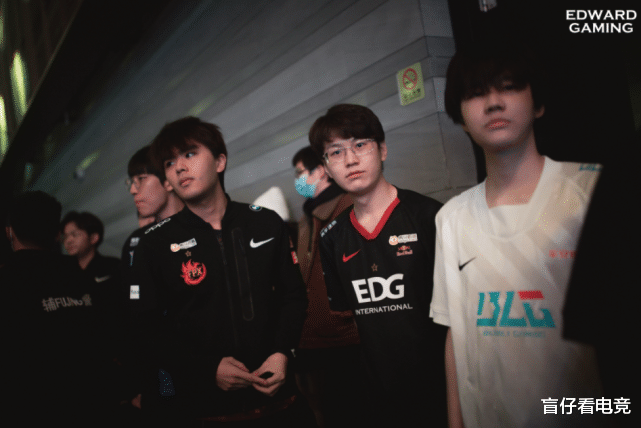 林炜翔|七年感情决裂?LWX小天吃烤肉没喊刘青松,EDG官博2张照片太敢放