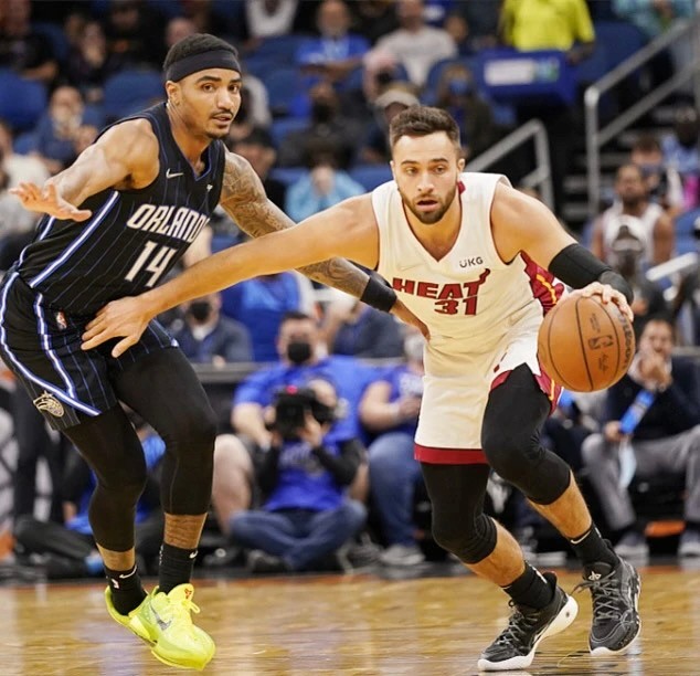 选秀|单节9中7狂砍20分！NBA落选秀疯狂，轰32+7打破纪录，超级逆袭
