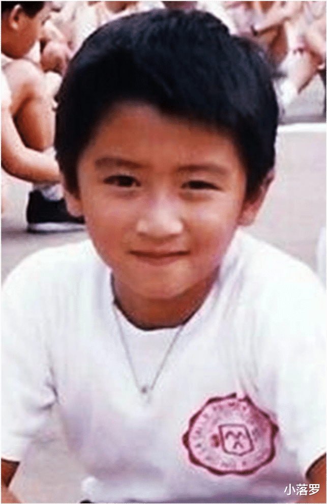 小姐姐|明星小时候照片：张国荣梅艳芳、成龙邓丽君、谢霆锋王菲、李小龙、郭德纲