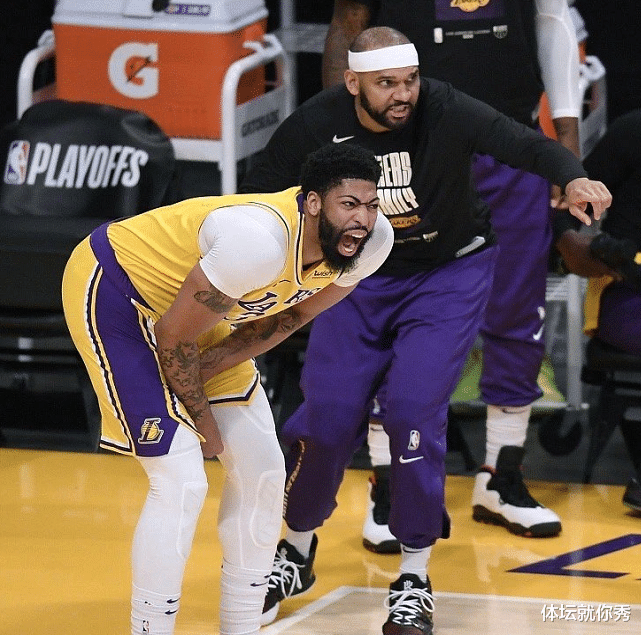 湖人队|2-4！湖人耻辱出局，2人伤退雪上加霜，詹姆斯老了，他却成唯一亮点