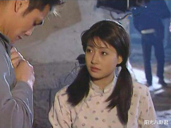 黄奕|6位“绝望主妇”现状，4位选择重生，1位死守，最后这位要把女儿送监狱