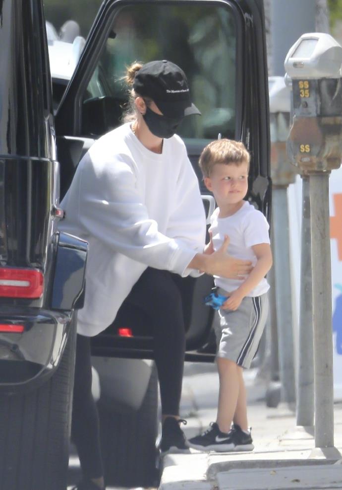 杰森·斯坦森|杰森·斯坦森儿子长大了，4岁小杰克颜值像超模妈妈，发量没随爸爸