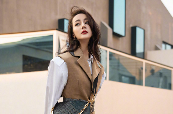 贾玲|如今“热度”女演员大洗牌，贾玲空降第3，收视女王又回归了！