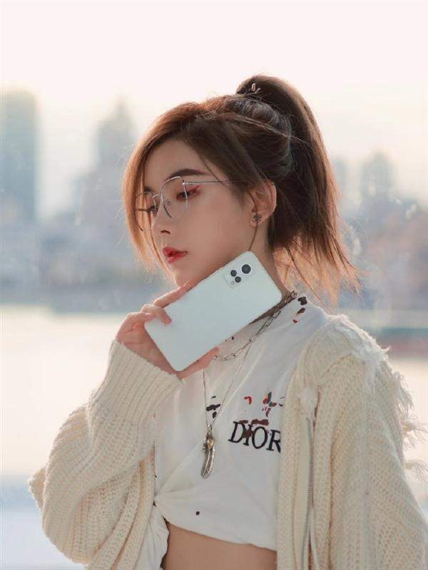 苹果|苹果在前特斯拉紧随其后，为设计买单为何不看看国产？