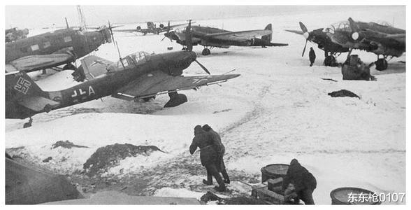 核动力|保卢斯对顿河苏军阵地进行2小时狂轰滥炸，苏军3个师残部突出重围