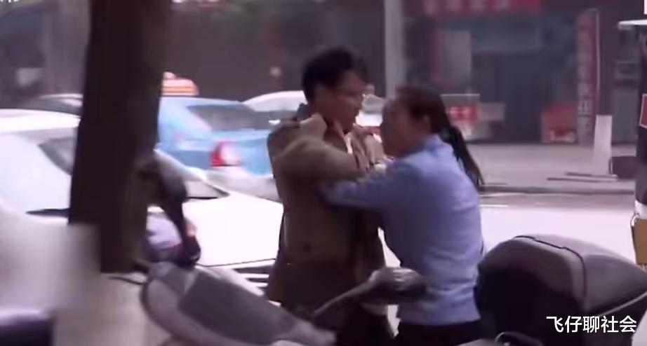 社会养老 八旬老人进城养老，被儿媳铁锤打伤，让儿子赶出家门！