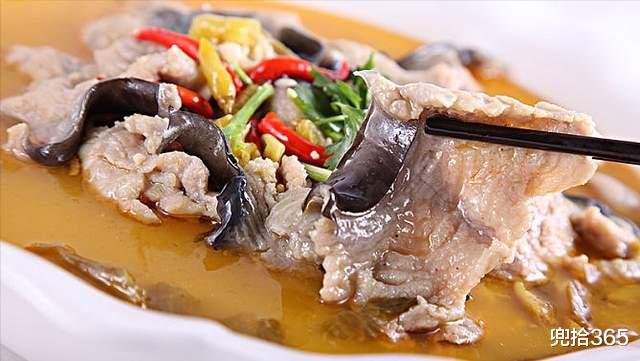 大渡口|深圳一河中“鱼儿成灾”，岸边却一个钓鱼人也没有，原因令人无奈