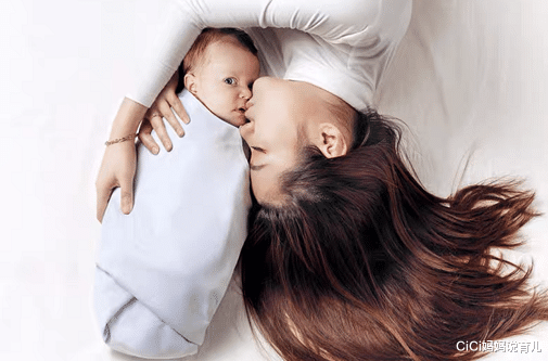 CiCi妈妈说育儿|新生儿裹襁褓有“讲究”,“裹错”没用还坑娃,先来看正确操作