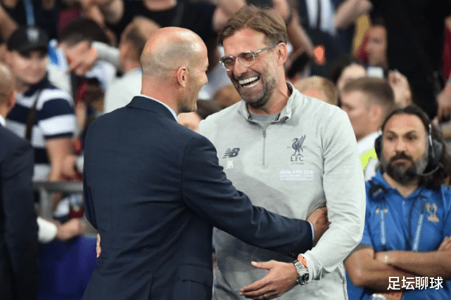 利物浦|0-2！欧冠6冠王被打爆，11分钟丢2球，后卫送乌龙助攻，克洛普无语