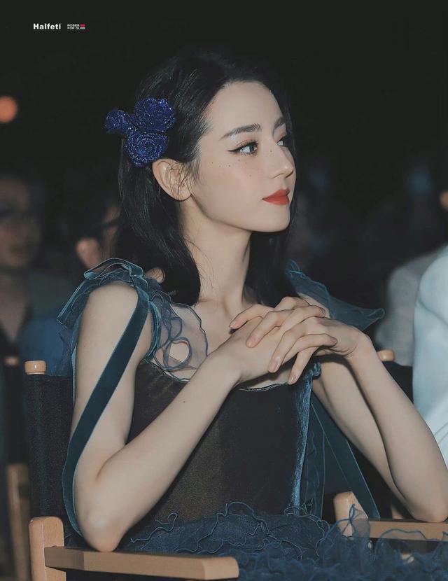 王建国|GQ红毯：热巴改台本，李现穿裙子，杨天真撞衫王嘉尔