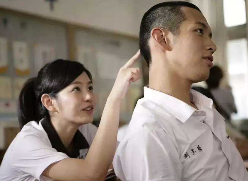发型|初中生“发型标准”公布，男生接近“光头”，女生看完难以接受