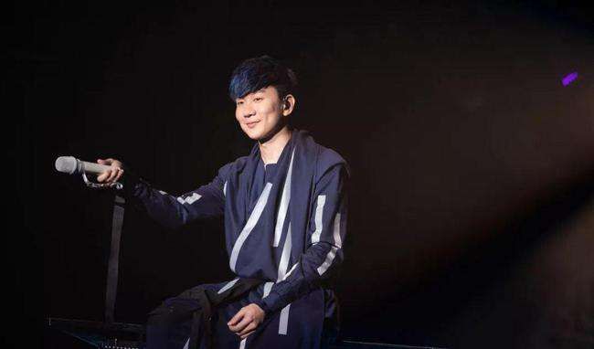 林俊杰|又来一个？女生发博艾特林俊杰，网友感慨以后去KTV只能嗑瓜子